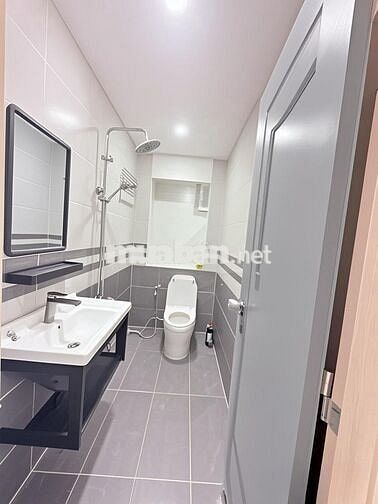 Bán Nhà DT 57m2; 2 Tầng Cách Mặt Tiền Đường Huỳnh Tấn Phát 100m  .