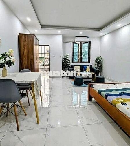 Cho thuê nhà mặt tiền đường Nguyễn Hữu Tiến, dt 5x20 trệt 3 lầu