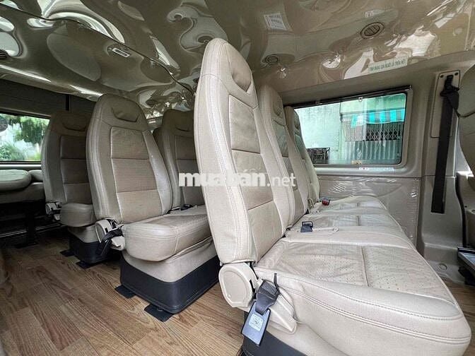 Ford Transit Luxury 2019 siêu cọp