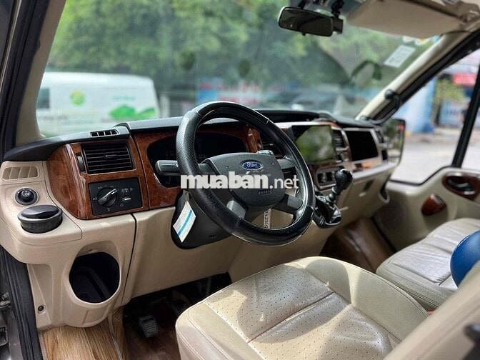 Ford Transit Luxury 2019 siêu cọp