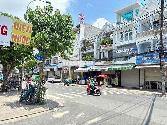 Bán Nhà Cấp 4 cũ - TÍNH ĐẤT- Mặt Tiền TTH15- 188m2- 10tỷ- VIP