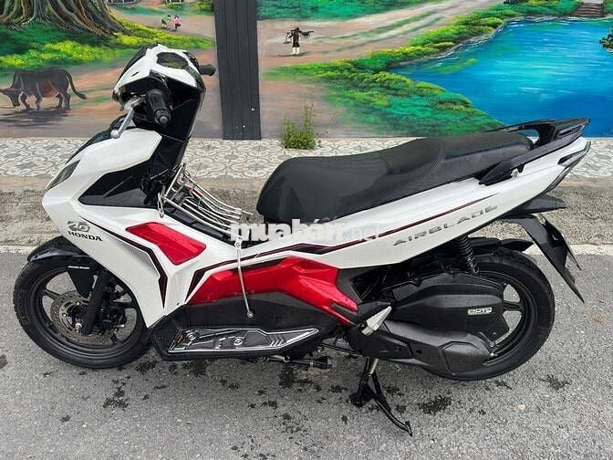 Cần bán ab 125 2021 màu trắng đỏ đen