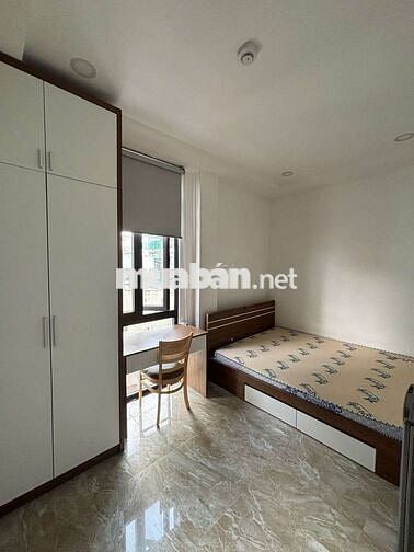 STUDIO FULL NỘI THẤT, CỬA SỔ TRỜI THOÁNG MÁT GẦN TRƯỜNG SA TIỆN QUA Q1