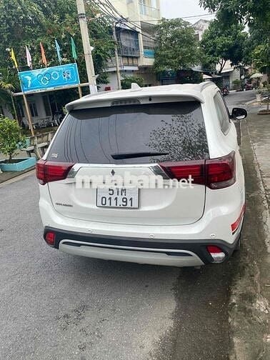 Mitsubishi Outlander 2019 2.4 CVT Premium - 42000