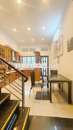 Cho thuê nhà 3,5 tấm nội khu Tên Lửa