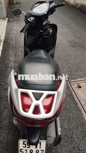 Xe tay ga Honda màu đỏ đã qua sử dụng