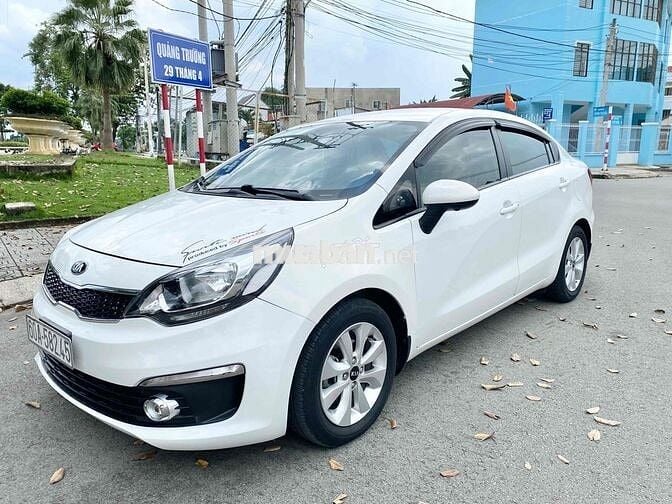 Kia Rio 2016 1.4 MT Sedan - 75000 km