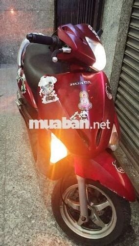 Xe tay ga Honda màu đỏ đã qua sử dụng
