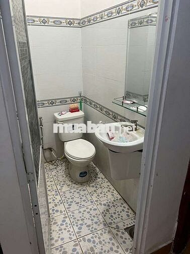 Nhà1 trệt 2 lầu full nội thất hẻm liên khu 4/5 BHH B bình tân