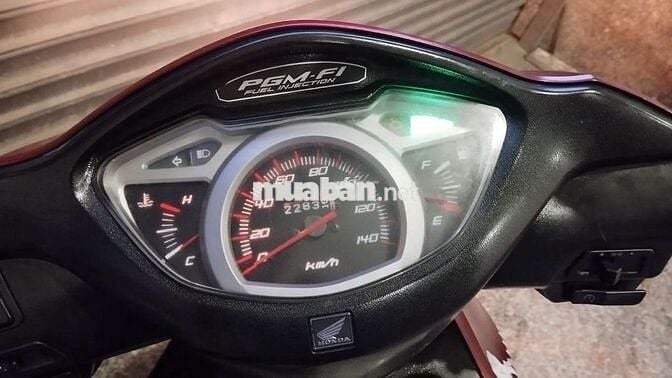Xe tay ga Honda màu đỏ đã qua sử dụng