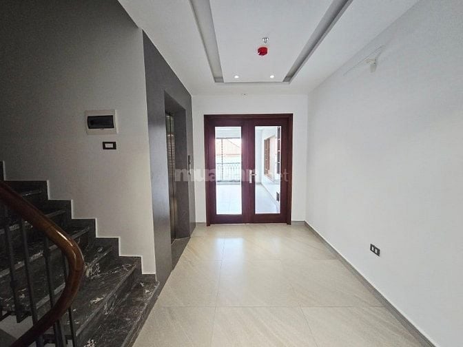 Nhà Hoàng Quốc Việt, 58m x7T-MT 4.5M-2 Thoáng-Ở-KD-Ô Tô Tránh-Nhà mới