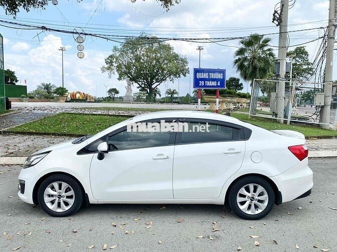 Kia Rio 2016 1.4 MT Sedan - 75000 km
