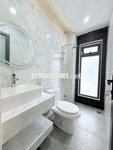 BÁN NHÀ 1 trệt 2 lầu ngay thành phố Bến Cát  Phù hợp vừa ở vừa kinh do