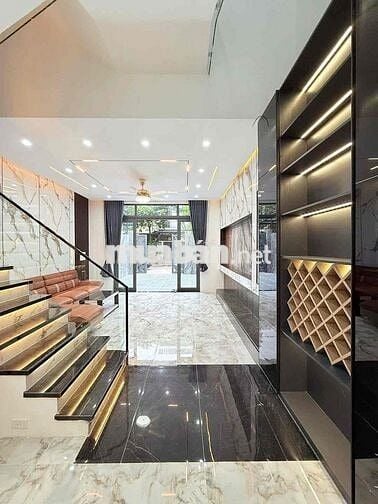 BÁN NHÀ 1 trệt 2 lầu ngay thành phố Bến Cát  Phù hợp vừa ở vừa kinh do