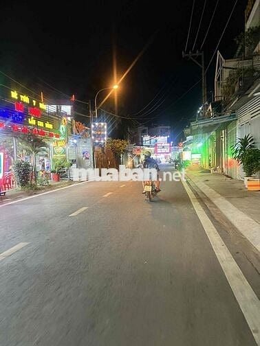 NHỈNH 5TỶ NHÀ MỚI GẦN PHAN VĂN HỚN NGANG 5m Có 4 PHÒNG HẺM Ô TÔ