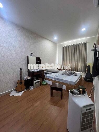 Bán căn hộ 79m 2pn view cực thoáng , giá 3 tỷ 750 TL