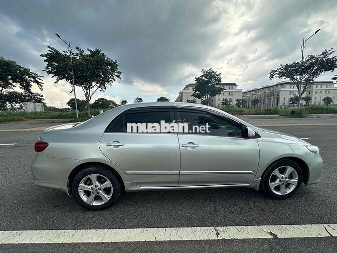 Toyota Corolla Altis 2010 2.0V - 125000 km