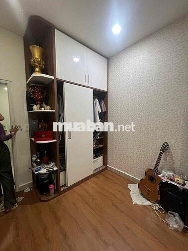 Bán căn hộ 79m 2pn view cực thoáng , giá 3 tỷ 750 TL
