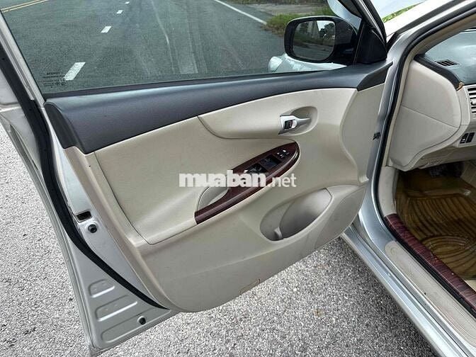 Toyota Corolla Altis 2010 2.0V - 125000 km