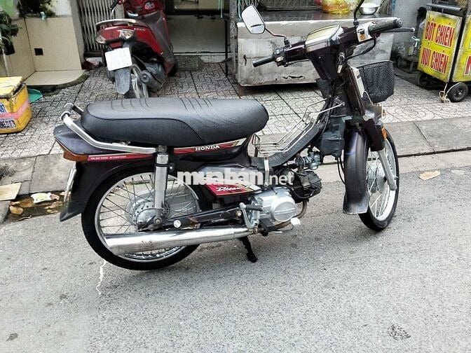 Xe máy Honda Dream Thái màu nâu số sàn