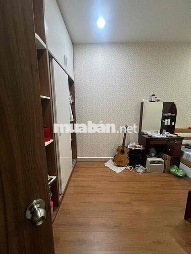 Bán căn hộ 79m 2pn view cực thoáng , giá 3 tỷ 750 TL