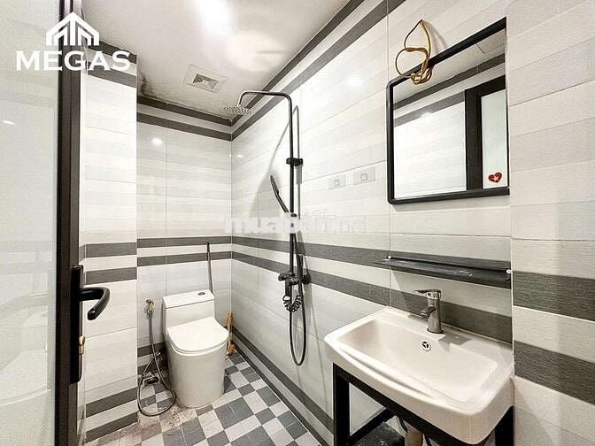 TRỐNG 1N1K FULL NỘI THẤT GIÁ CỰC HỜI NGAY ĐƯỜNG LỚN KIM MÃ