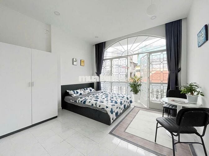 PHÒNG 1 PN FULL NỘI THẤT 40m2 BAN CÔNG LỚN Ở PHÚ NHUẬN GẦN SÂN BAY TSN