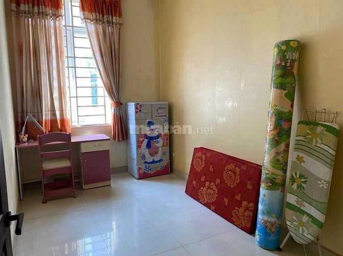 Cho thuê nhà riêng Nguyễn Ngọc Vũ - 82m2x3 tầng, 4PN