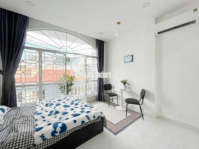 PHÒNG 1 PN FULL NỘI THẤT 40m2 BAN CÔNG LỚN Ở PHÚ NHUẬN GẦN SÂN BAY TSN