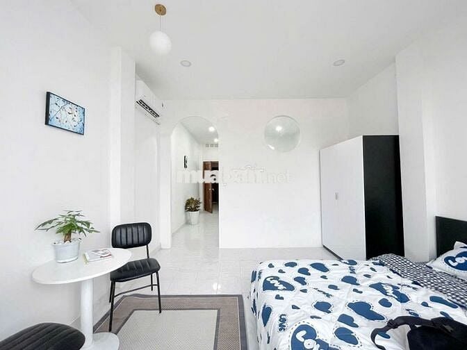 PHÒNG 1 PN FULL NỘI THẤT 40m2 BAN CÔNG LỚN Ở PHÚ NHUẬN GẦN SÂN BAY TSN