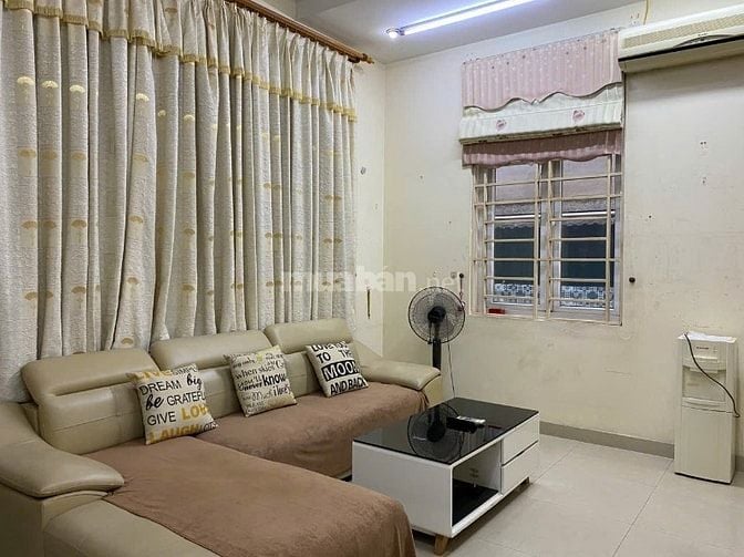 Cho thuê nhà riêng Nguyễn Ngọc Vũ - 82m2x3 tầng, 4PN