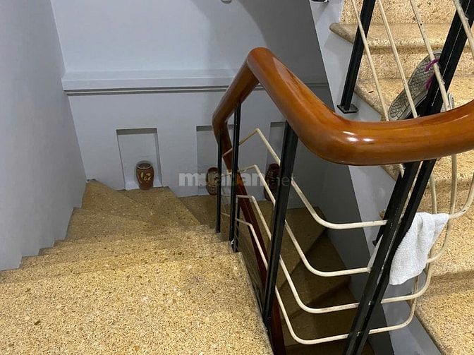 Cho thuê nhà riêng Nguyễn Ngọc Vũ - 82m2x3 tầng, 4PN