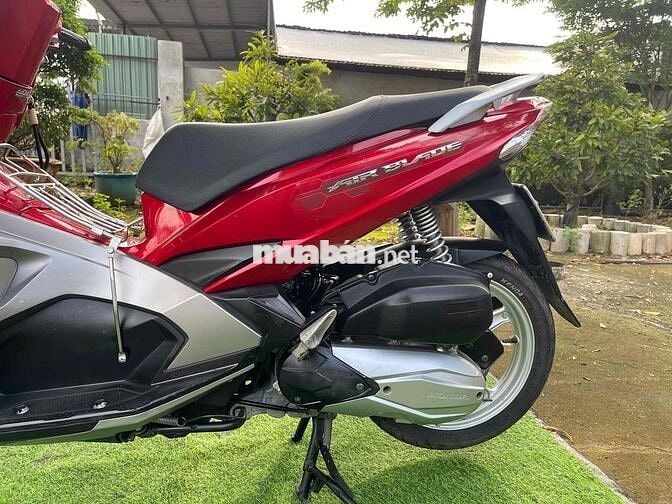 cần bán hon da air blade