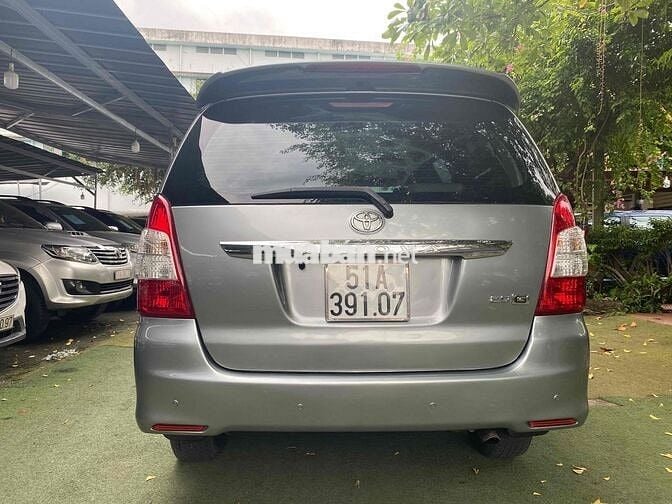Toyota Innova 2012 G - AT