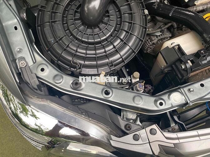Toyota Innova 2012 G - AT