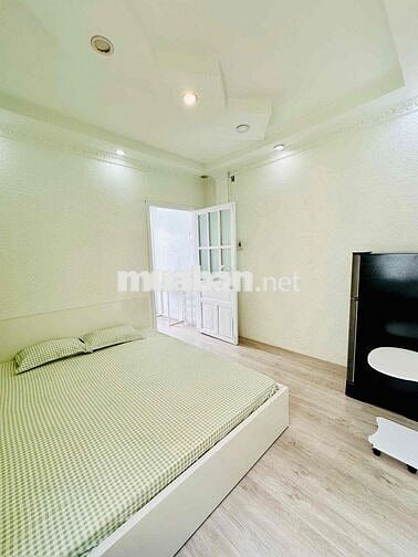 CHDV MỚI TINH BAN CÔNG FULL NT 40m2 SIÊU RẺ NGAY NGUYỄN VĂN CỪ Q5 CHI