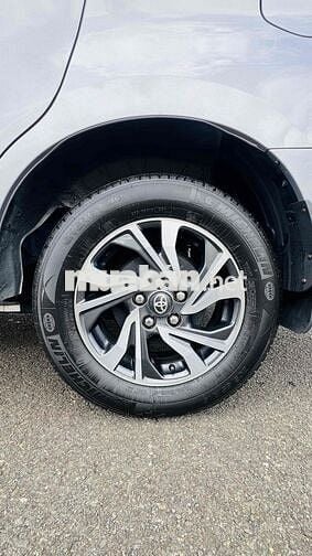 Toyota Innova 2021 2.0E