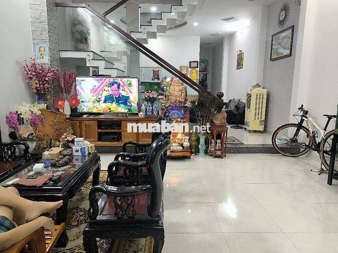 162m2 full thổ.3 tầng. MT đường 20. Ngay gigamail. View sông 23.6 ty