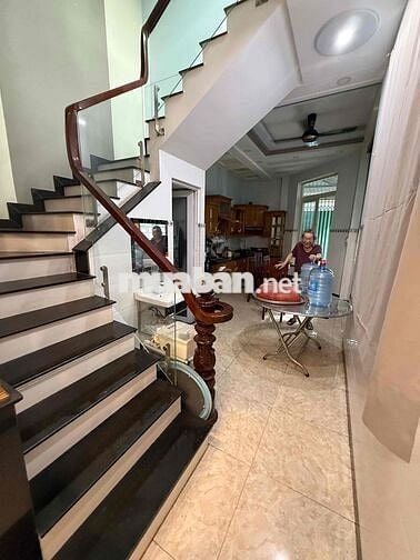 Góc 3 Mặt Tiền Hẻm(4x17m) ĐS12-BHH 3Lầu+ST 4PN 4VS Hẻm xe tải