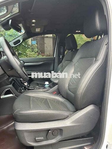 Ford Everest 2024 Titanium 2.0 AT 4x2 - 13600 km