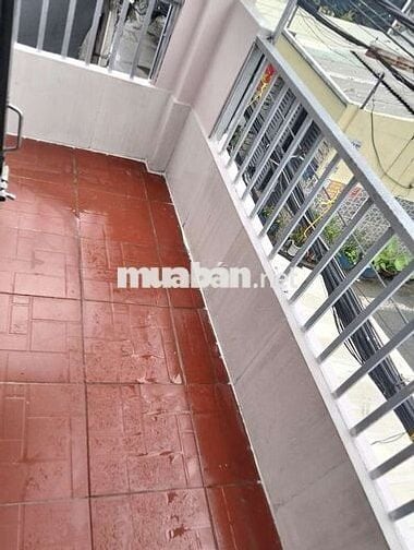 Tôi cho thuê phòng có ban công 16 m2 không trung chủ có tủ lạnh