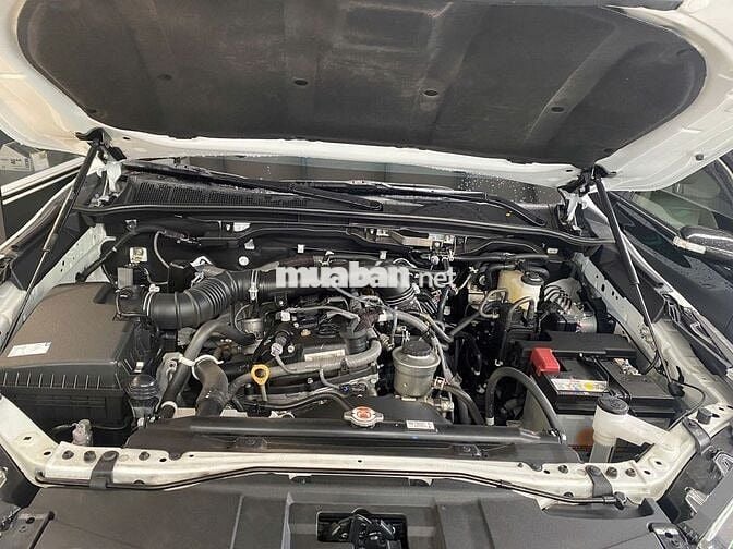 Toyota Fortuner 2024 máy xăng, 1 cầu, như mới