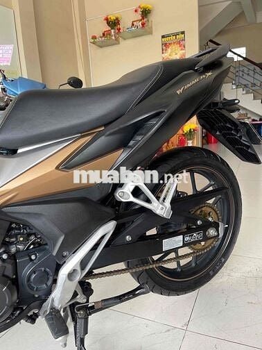 winer x . thắng abs . máy zin im . áo đẹp ko trầy