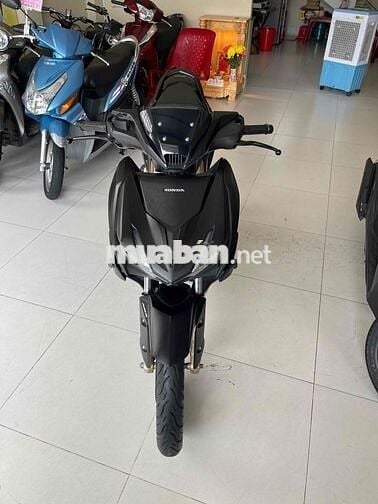 winer x . thắng abs . máy zin im . áo đẹp ko trầy