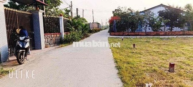 Đất thổ 1 sẹc nhựa 833, cách chợ trường học chỉ 200m
