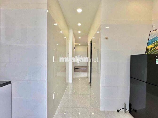 CHO THUÊ CH 1PN BALCON 50m2 MÁY GIẶT RIÊNG NGAY NƠ TRANG LONG