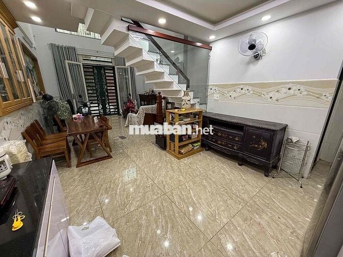 Cho thuê nhà Full nội thất (5m x 11m) có 4 phòng ngủ hẻm nhựa 6m