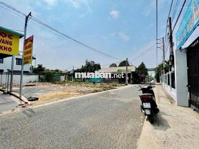 kẹt tiền cần bán lô đất sẵn thổ cư sổ hồng riêng giá 440 triêu