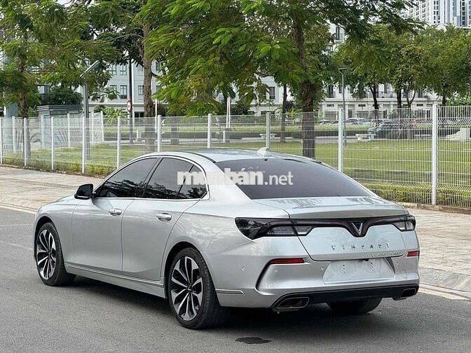 VinFast Lux A2.0 2021 Premium 2.0 AT - 100000 km