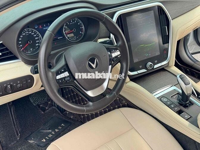 VinFast Lux A2.0 2021 Premium 2.0 AT - 100000 km